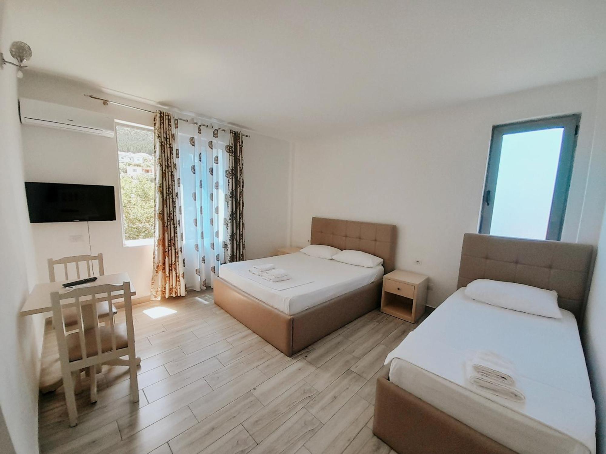 Hotel Restaurant Univers Shkodër Eksteriør billede