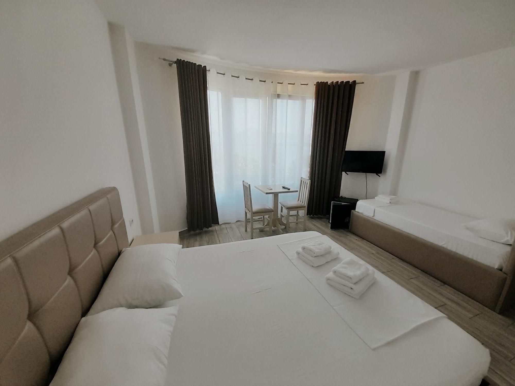 Hotel Restaurant Univers Shkodër Eksteriør billede